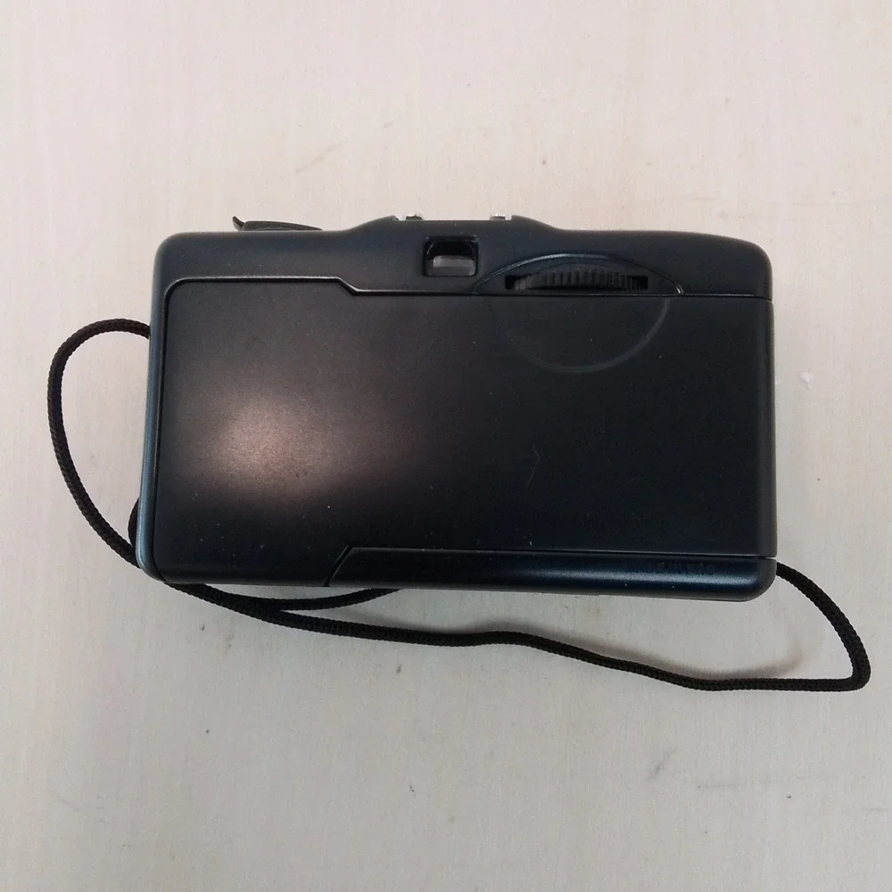 Black‎ 35mm Film Camera SC-911 with Built-in Flash Focus Free Strap